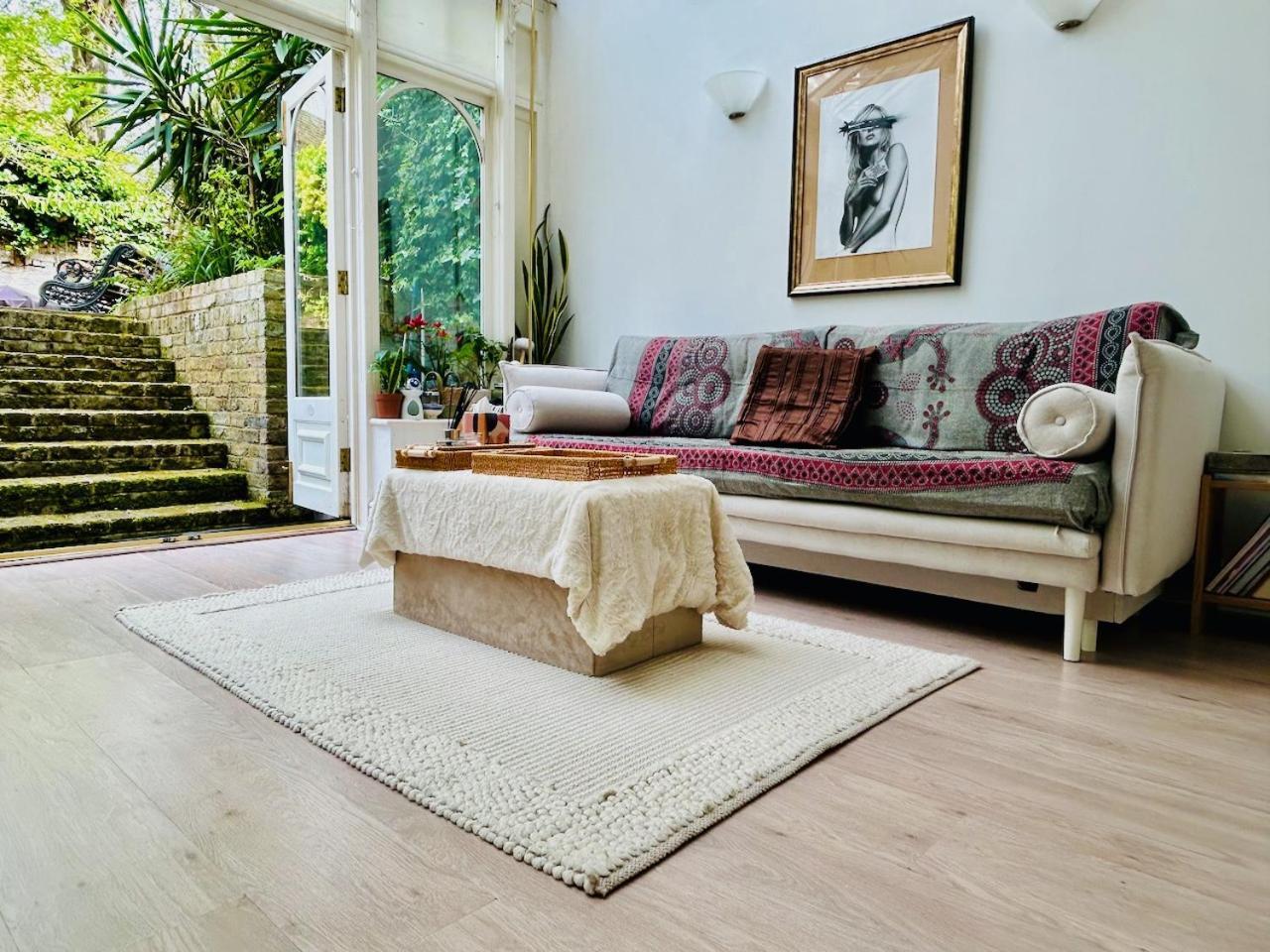 Kensington Secret Gem Apartment London Bilik gambar